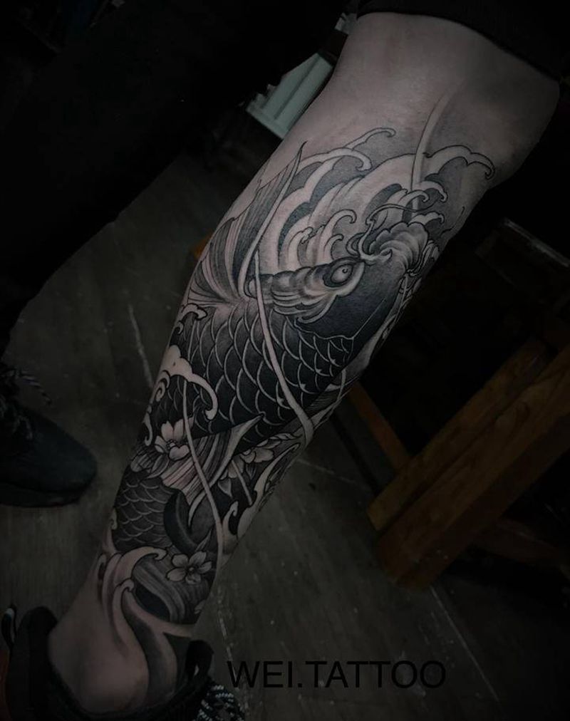 鱼纹身图片_腿部新传统纹身图案