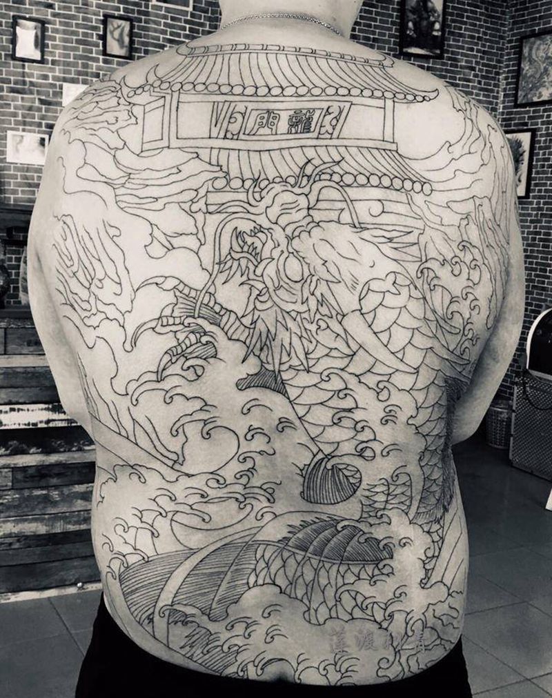 鲤鱼跃龙门线条完成…纹身图片_背部腰部新传统纹身图案