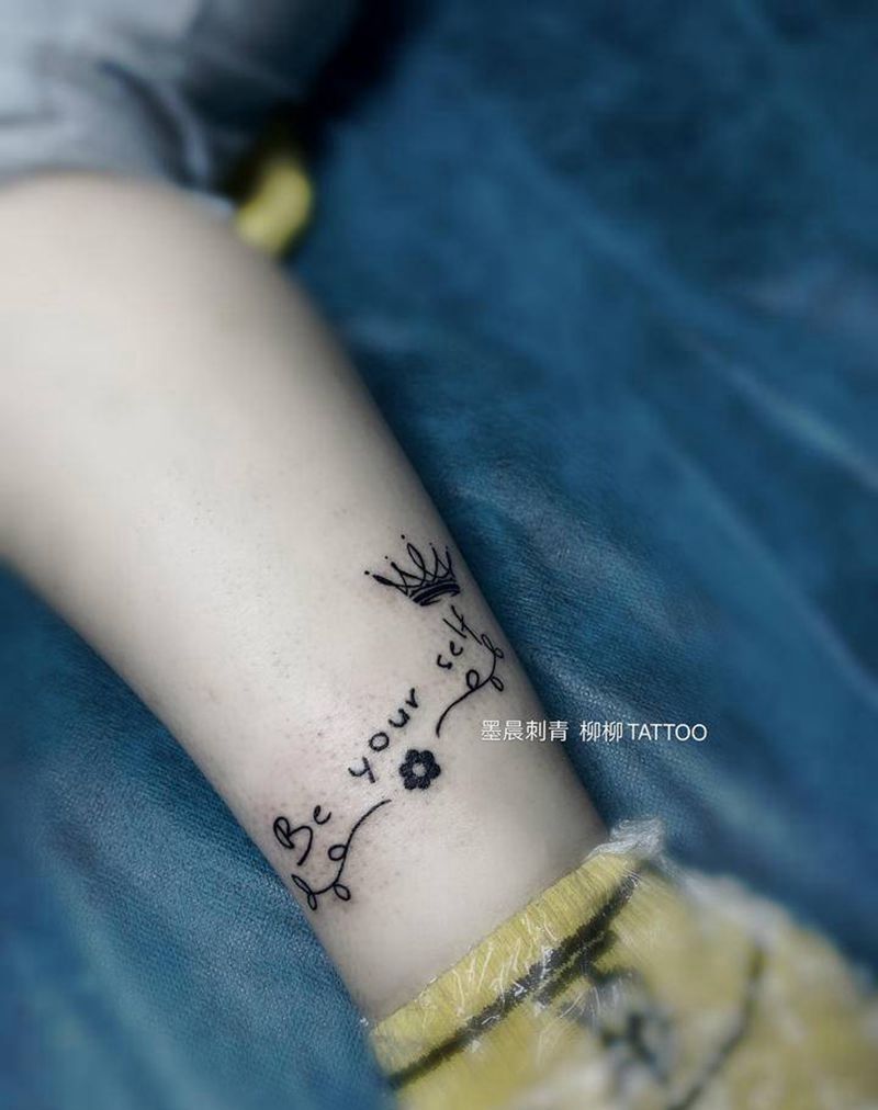 脚腕小图纹身图片_脚部纹身图案