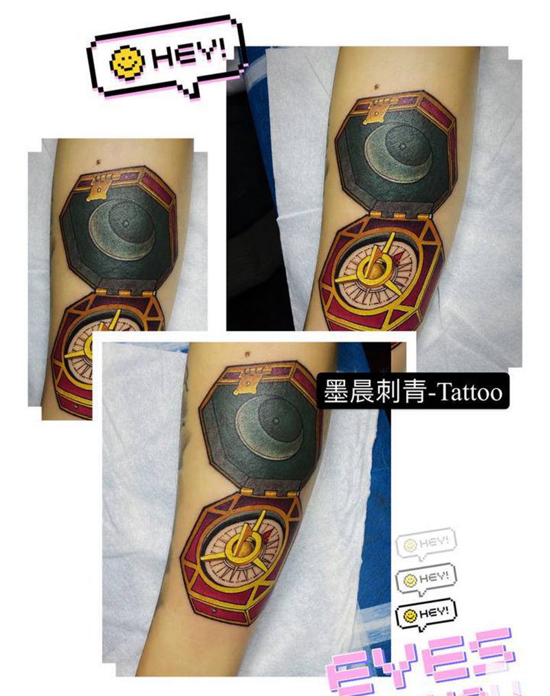 指南针纹身图片_手臂纹身图案