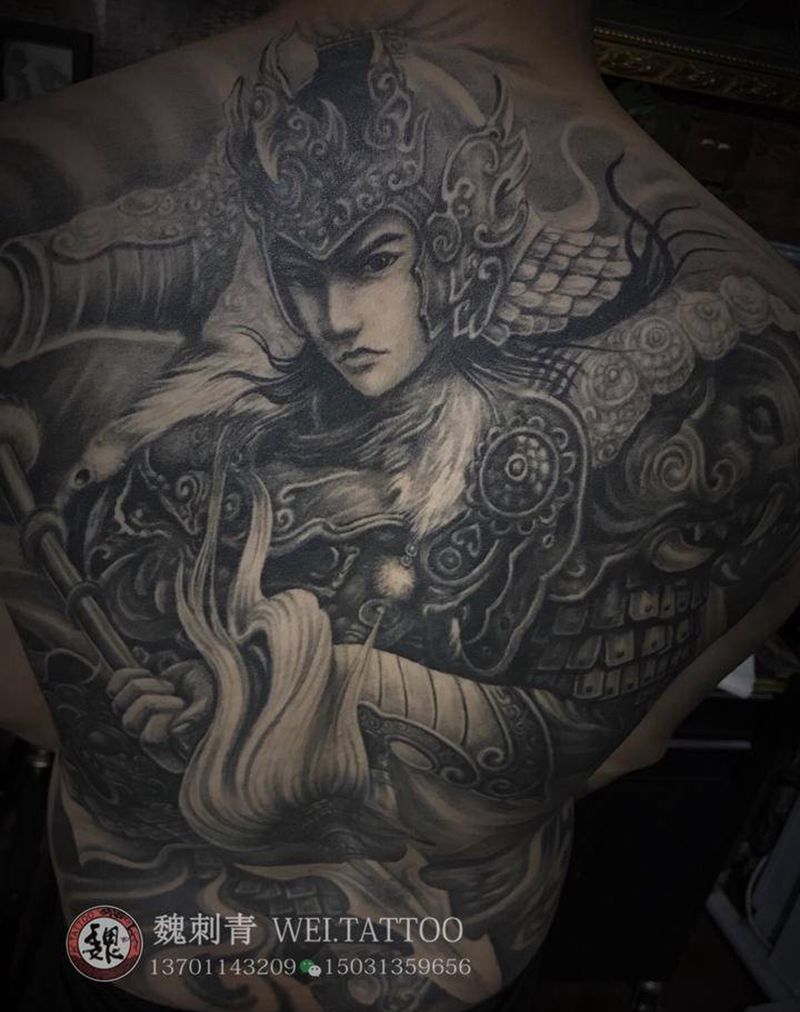 赵云纹身图片_背部纹身图案