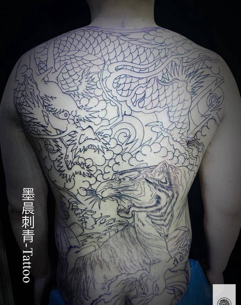 老传统纹身图片_背部纹身图案