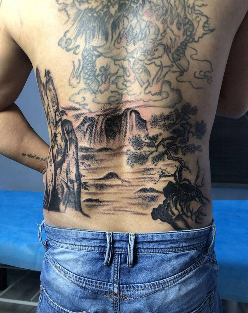 山水纹身图片_背部山水纹身图案