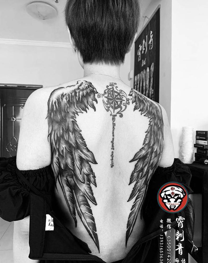 翅膀纹身图片_背部欧美写实翅膀纹身图案