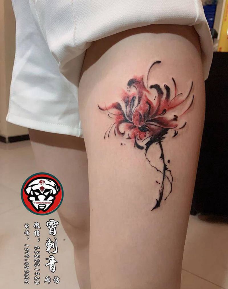 彼岸花纹身图片_腿部水墨花纹身图案