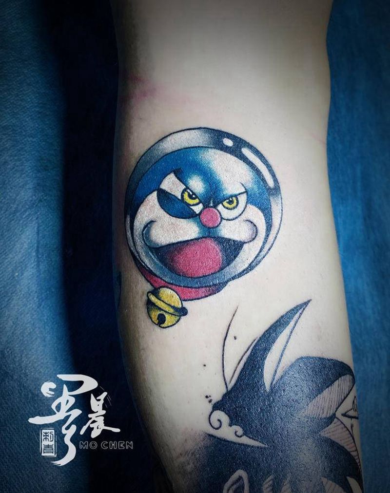 哆啦A梦纹身图片_腿部纹身图案