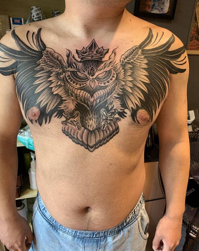 猫头鹰纹身图片_胸部纹身图案