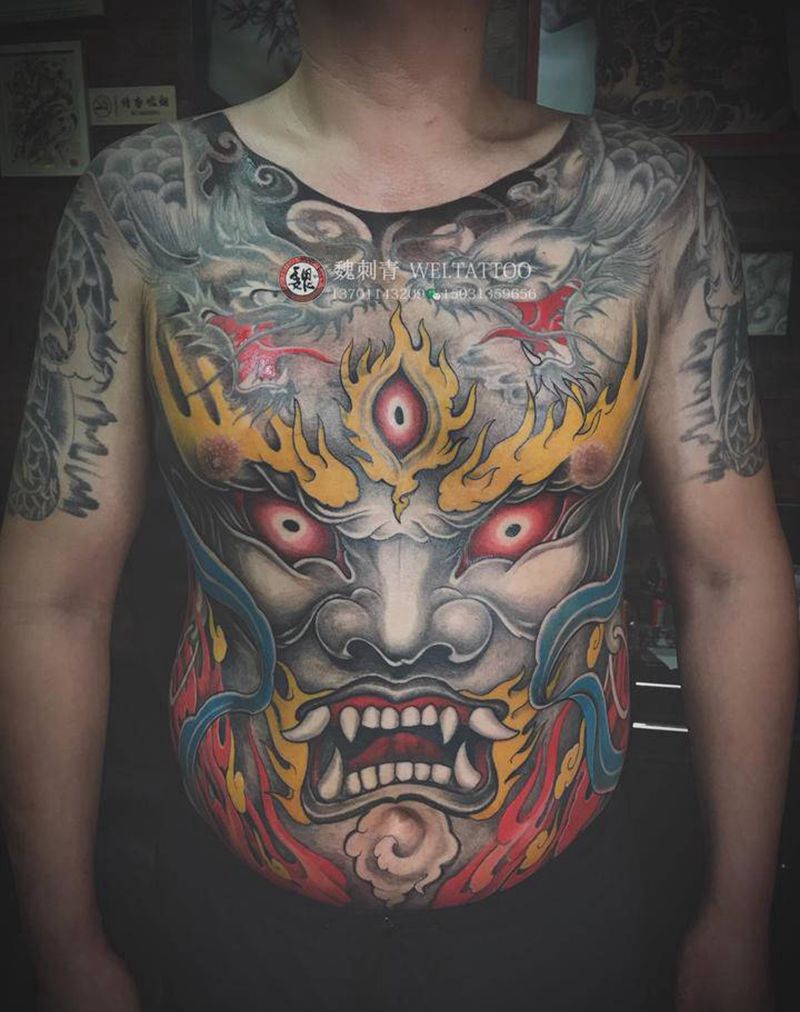 大黑天纹身图片_腹部老传统纹身图案