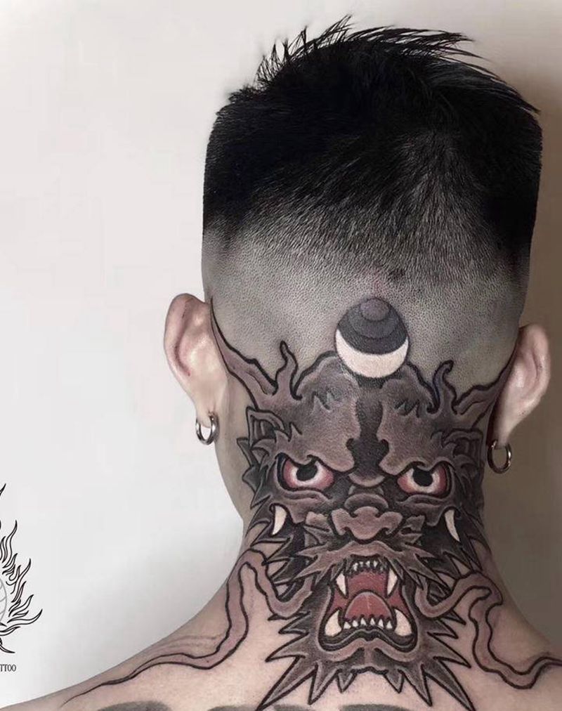 店内纹身师南桥作品龙头纹身图片_颈部老传统龙纹身图案