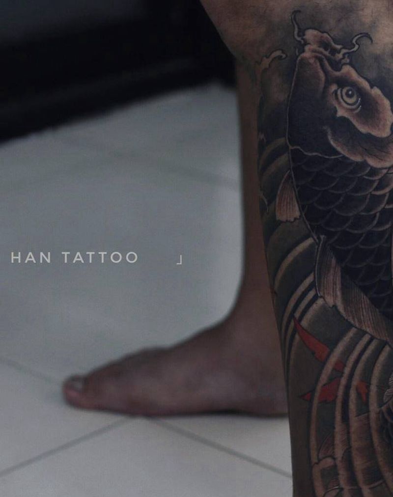 鱼纹身图片_腿部新传统纹身图案