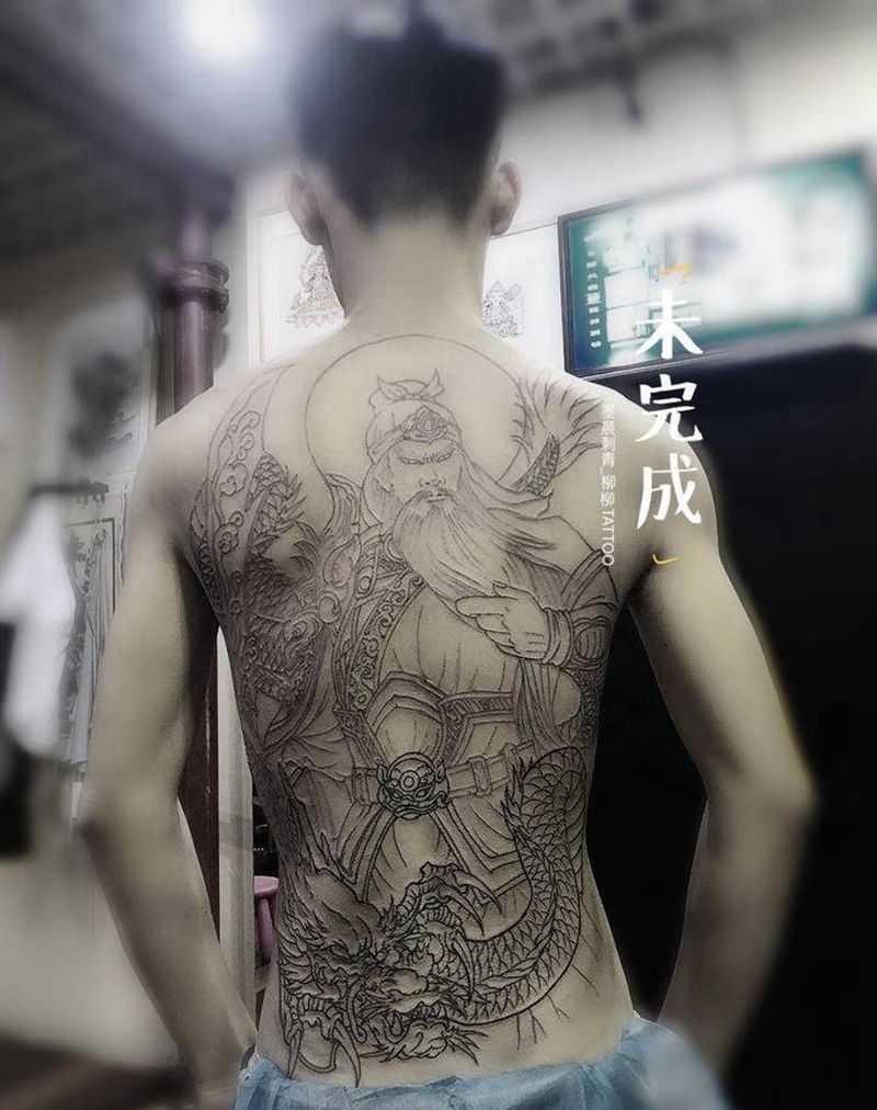 关羽纹身图片_背部纹身图案