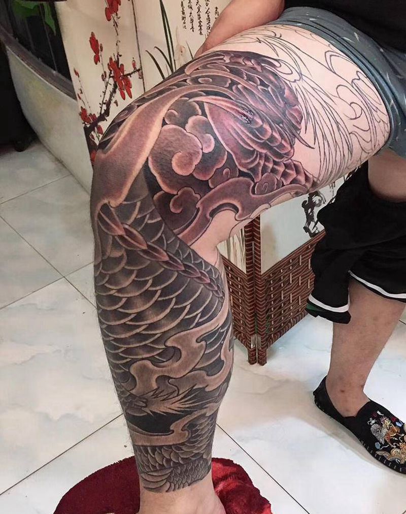 内侧比较敏感纹身图片_臀部腿部老传统新传统纹身图案