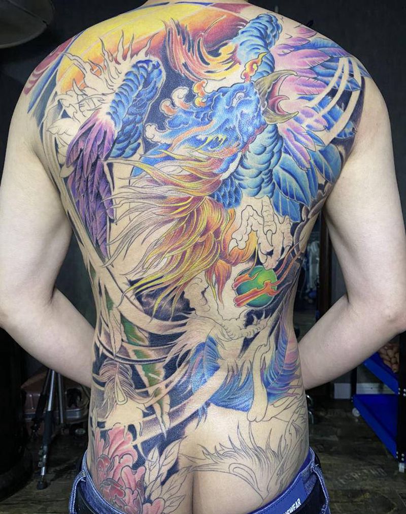 凤凰纹身图片_背部臀部新传统水彩凤凰纹身图案