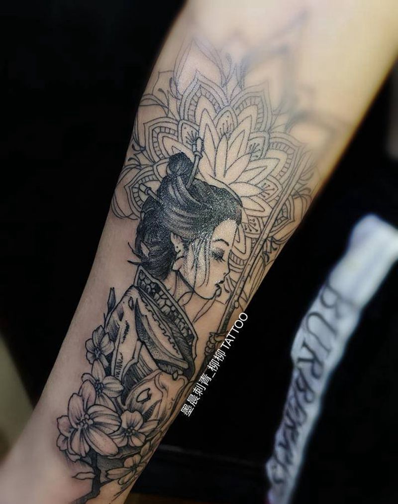 仕女纹身图片_手臂纹身图案