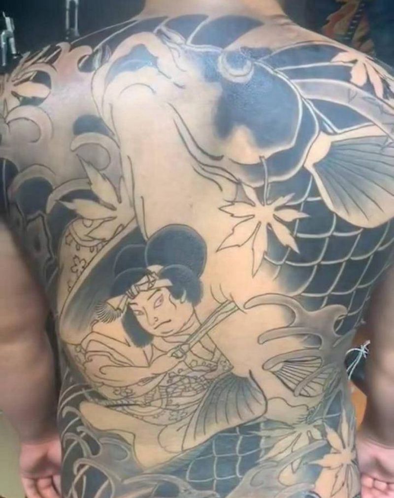 未完成日式满背纹身图片_老传统纹身图案