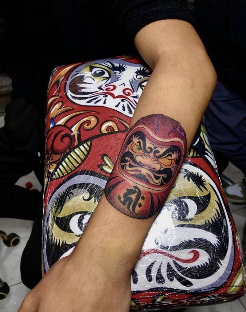 日式小图达摩蛋纹身图片_手臂老传统达摩蛋纹身图案