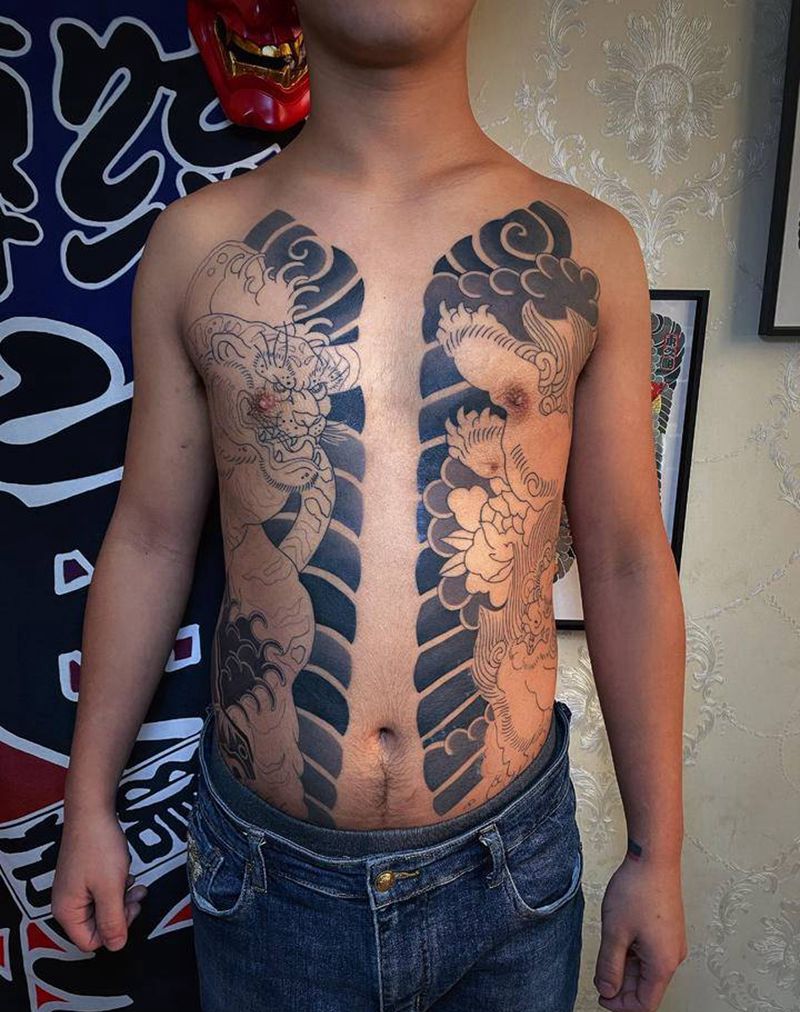 开衫 唐狮 老虎纹身图片_胸部老传统纹身图案