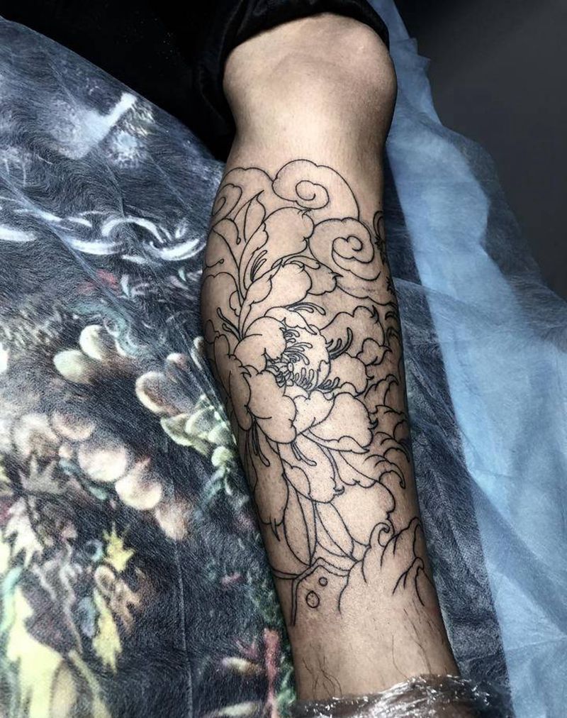 牡丹纹身图片_腿部老传统牡丹纹身图案