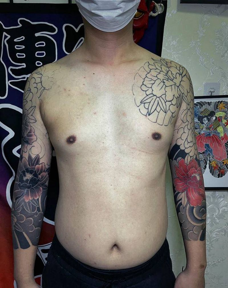 历时一年多了纹身图片_手臂胸部老传统纹身图案