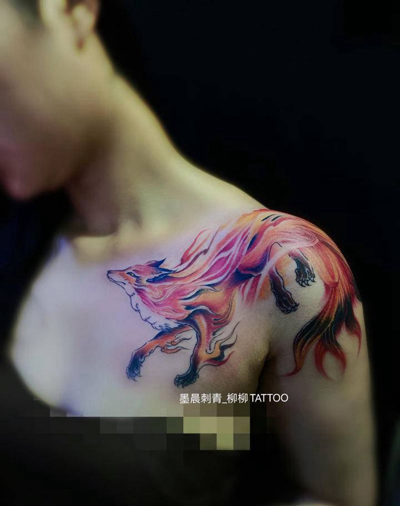 狐纹身图片_肩部纹身图案