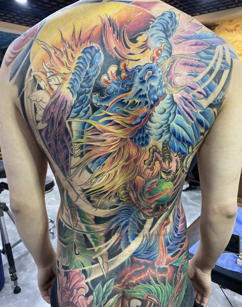 凤凰纹身图片_背部腰部新传统水彩纹身图案