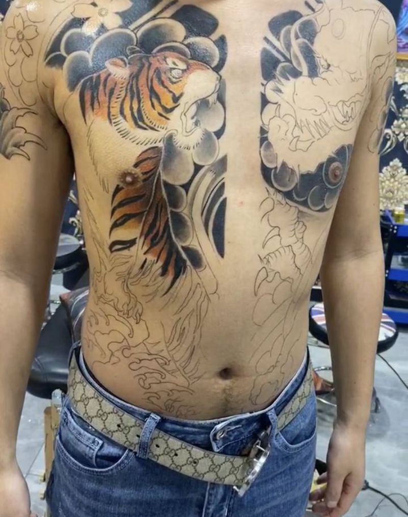 老传统开衫纹身图片_背部胸部老传统新传统开衫纹身图案