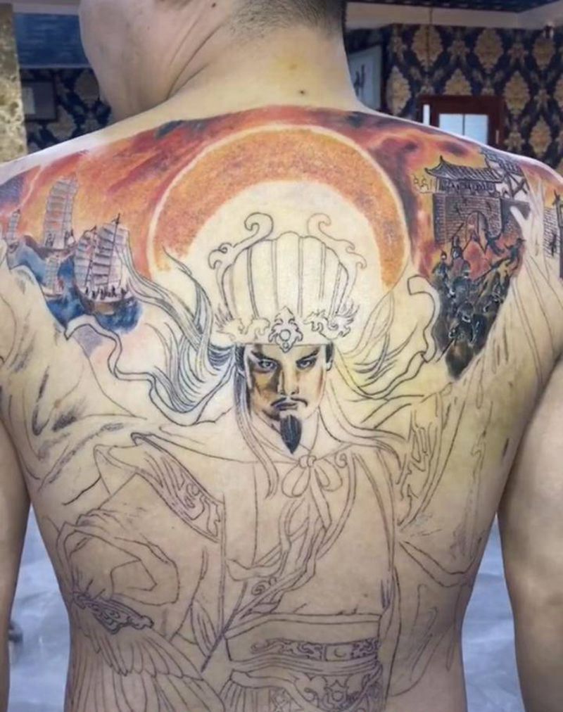 诸葛亮纹身图片_背部臀部欧美写实新传统纹身图案