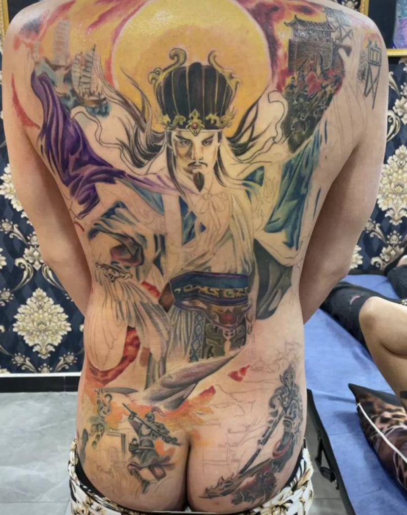 诸葛亮未完成纹身图片_背部臀部欧美写实新传统人物纹身图案