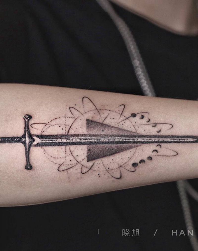 信念纹身图片_手臂欧美写实几何纹身图案