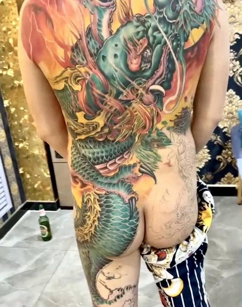 山河纹身图片_背部腿部新传统欧美写实纹身图案