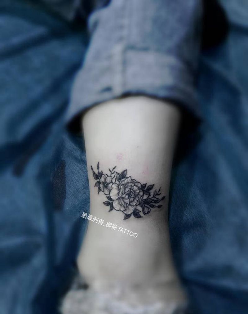 花纹身图片_腿部纹身图案