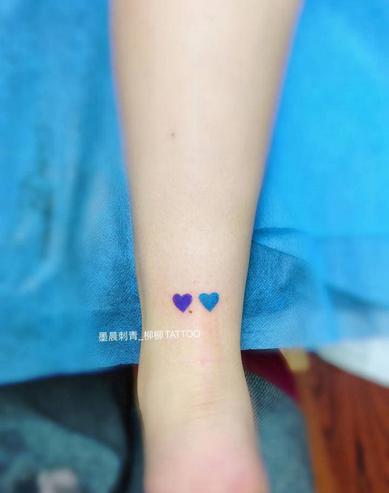 爱心纹身图片_腿部纹身图案