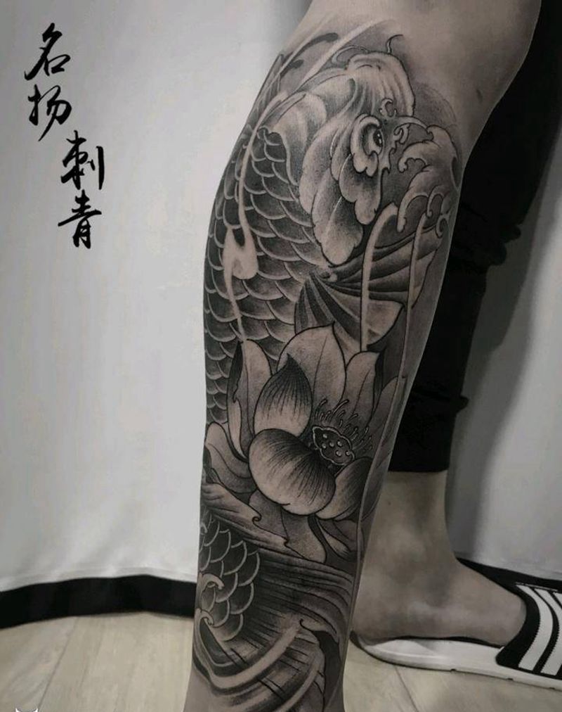 鲤鱼纹身图片_腿部新传统纹身图案