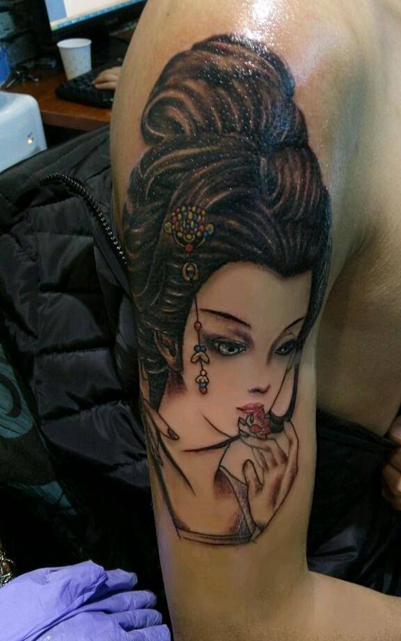 美女纹身纹身图片_肩部传统人物成品纹身图案