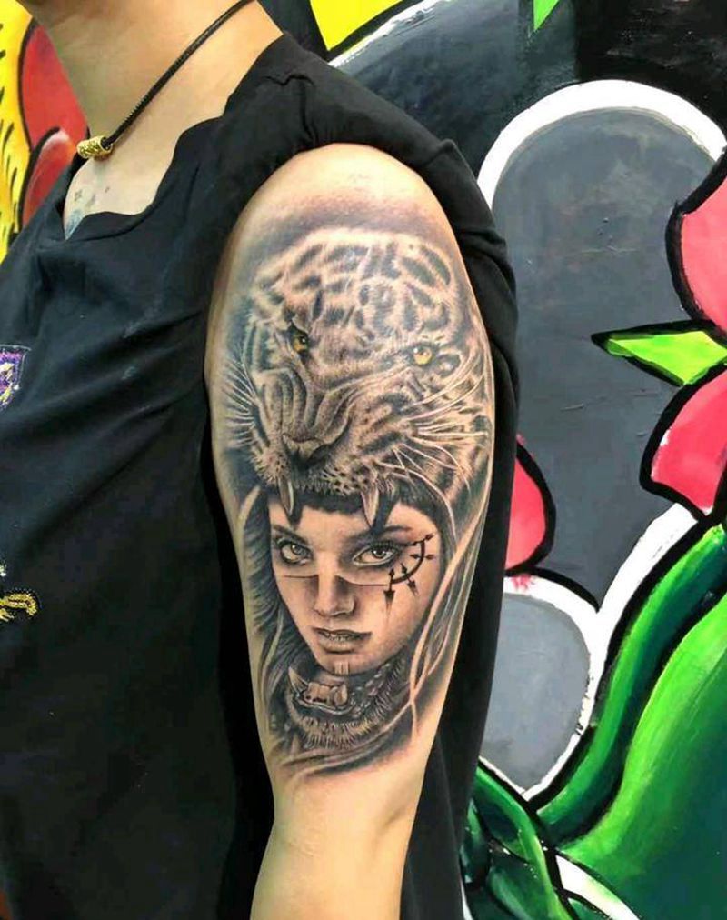 虎头女郎纹身图片