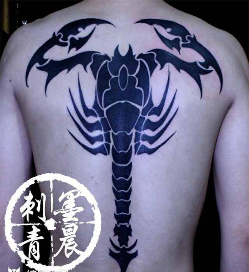 满背图腾纹身图片