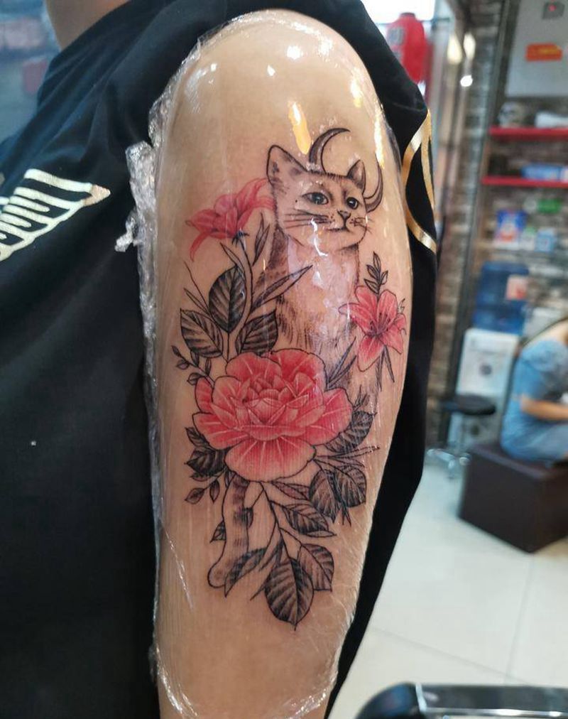 彩色素花纹身图片_肩部点刺纹身图案