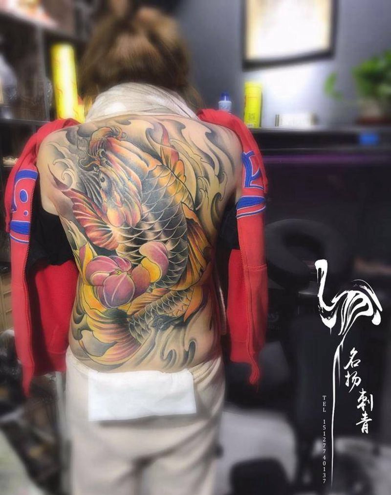 满背遮盖纹身图片