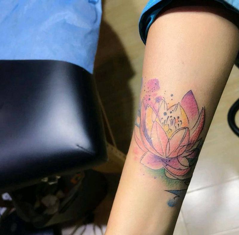 遮盖伤疤纹身图片_手臂水墨水彩纹身图案