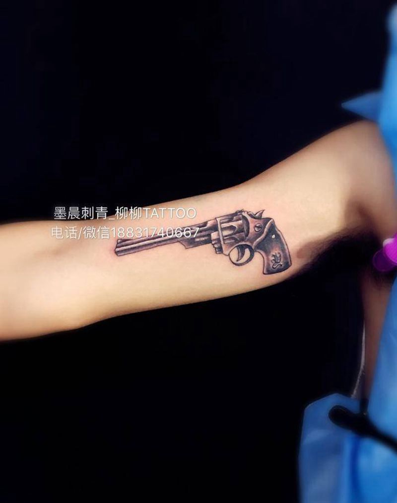 手枪纹身图片
