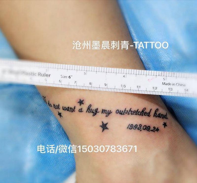 mini小字母纹身纹身图片