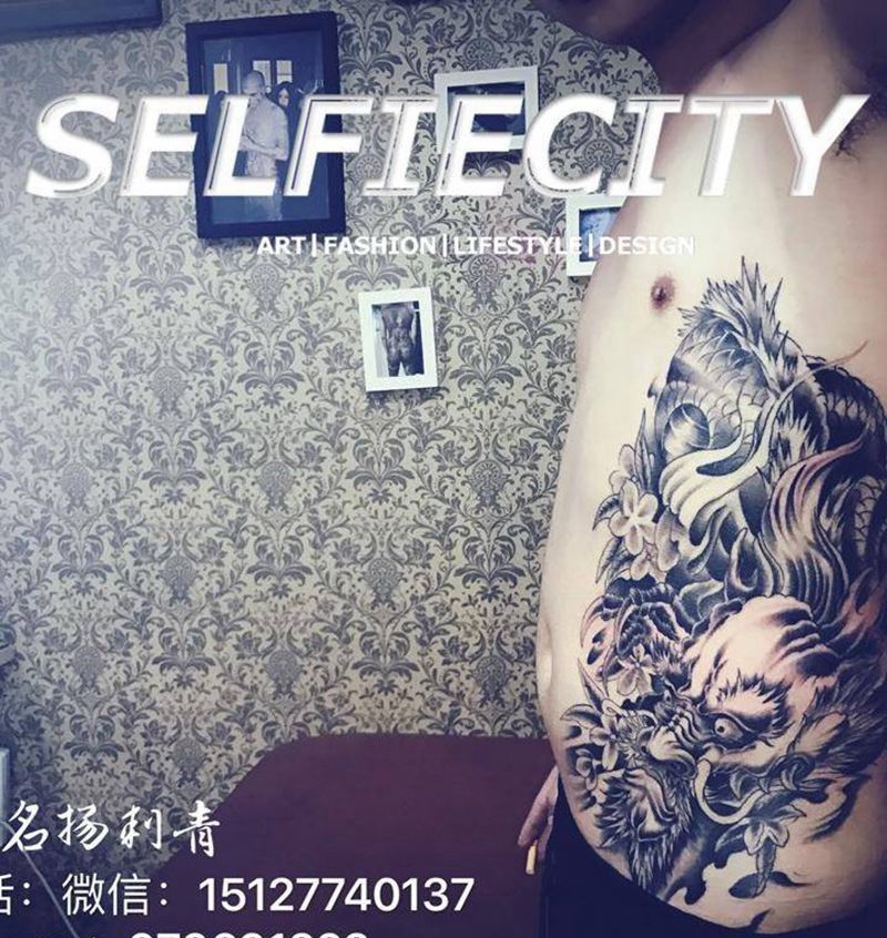 侧腰龙纹身图片