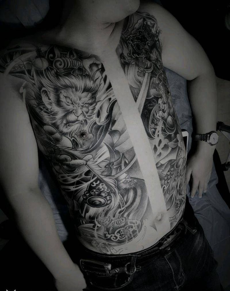未完成纹身图片_胸部新传统老传统纹身图案