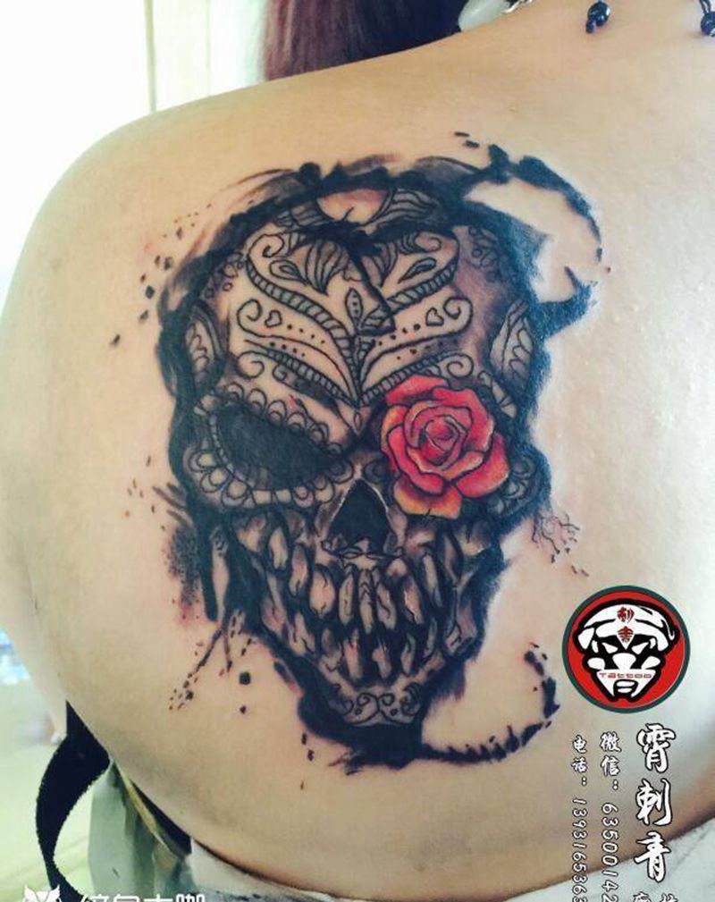 骷髅玫瑰纹身图片_成品背部欧美纹身图案