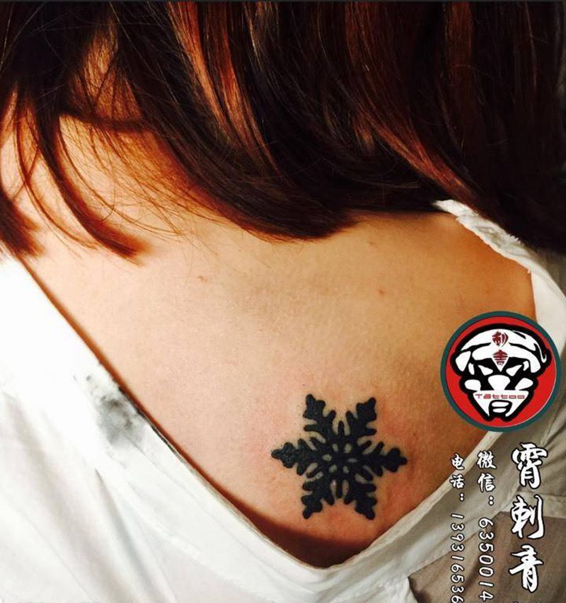 小清新雪花纹身图片