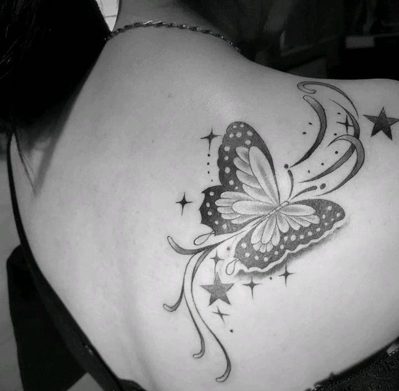 顾客自带图纹身图片_肩部老传统纹身图案