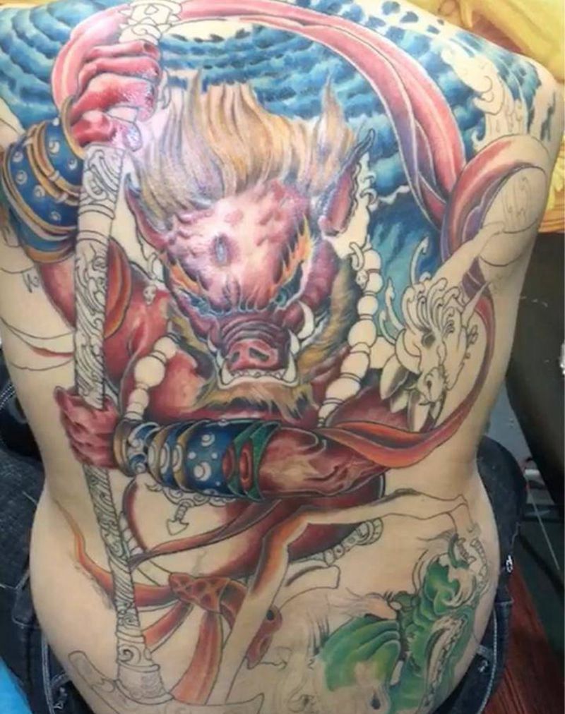 邪恶猪刚鬣纹身图片