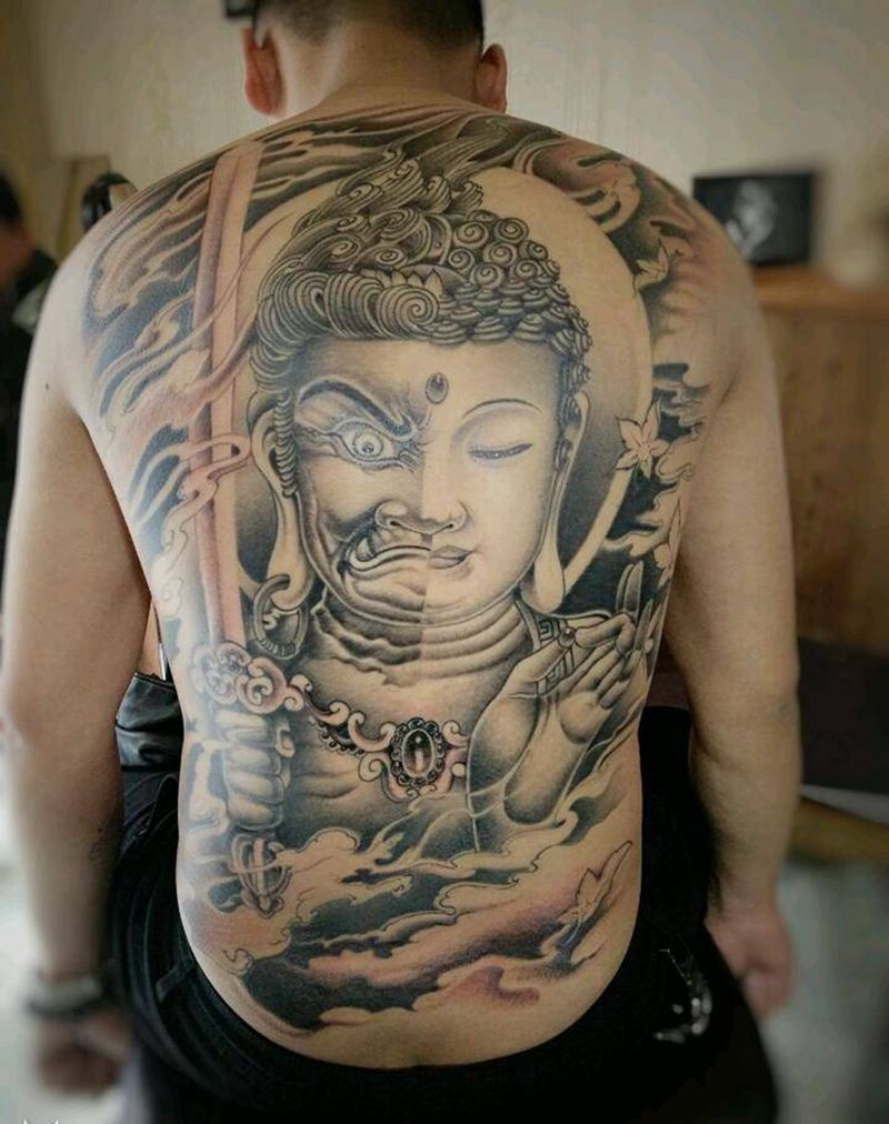 满背一念之间纹身图片