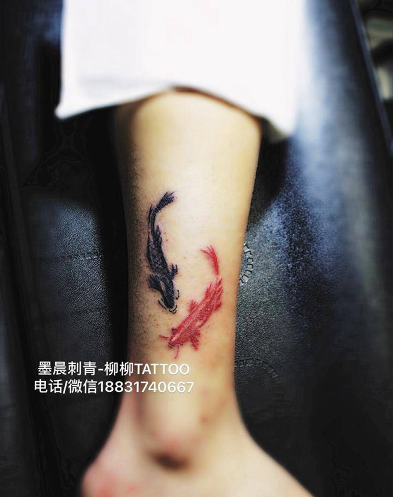 水墨鱼纹身图片