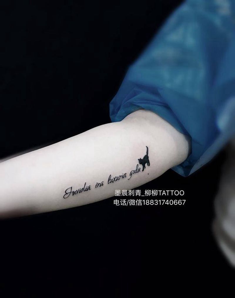 行走的小猫咪纹身图片